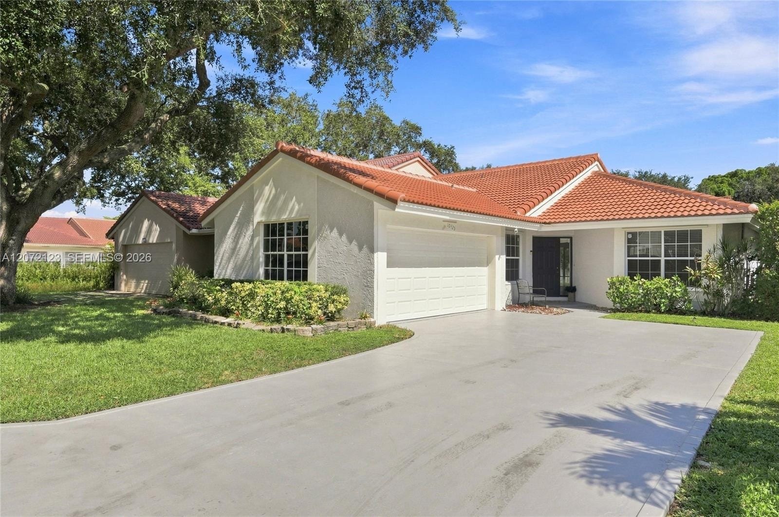 10425 NW 9th Manor — photo 2