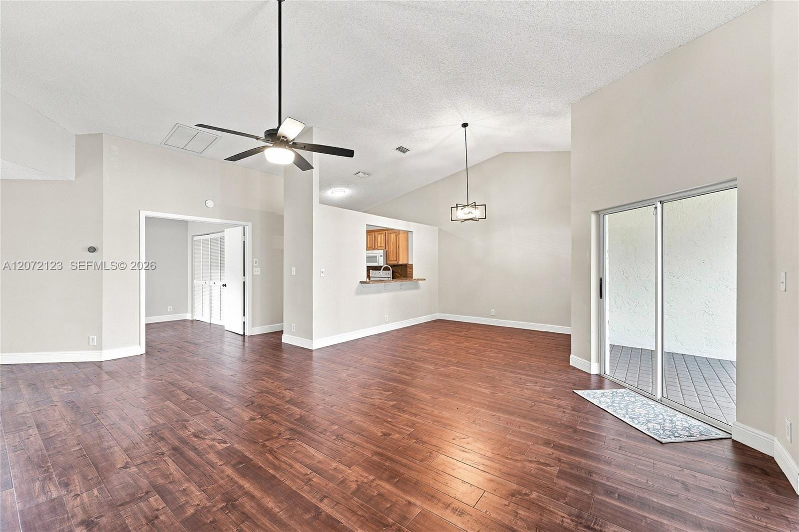 10425 NW 9th Manor — photo 5