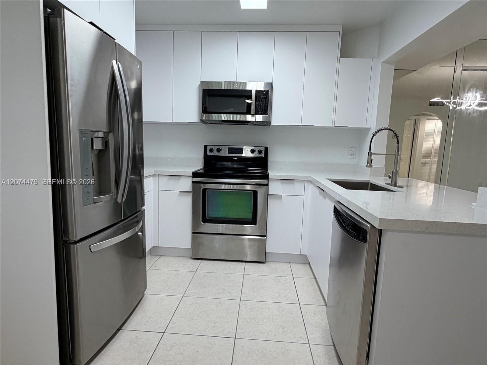 423 NE 210th Cir Terrace 104-25, Miami, FL 33179