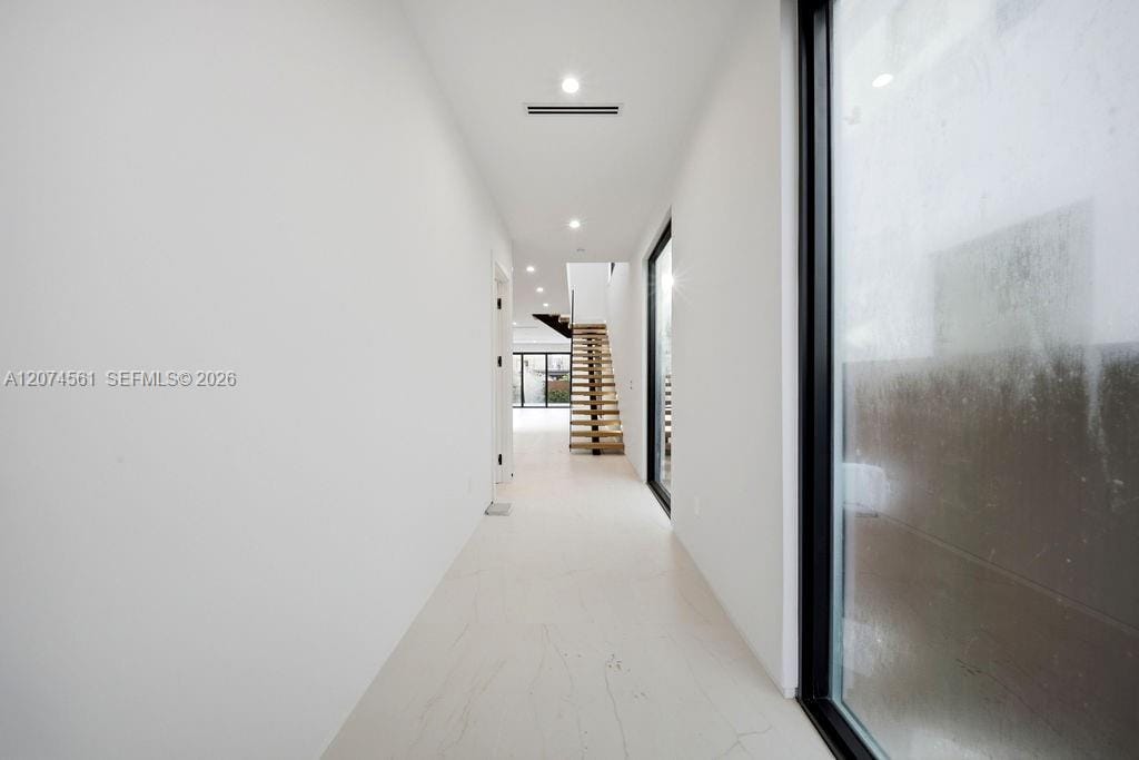 1334 NE 16 Terrace — photo 4