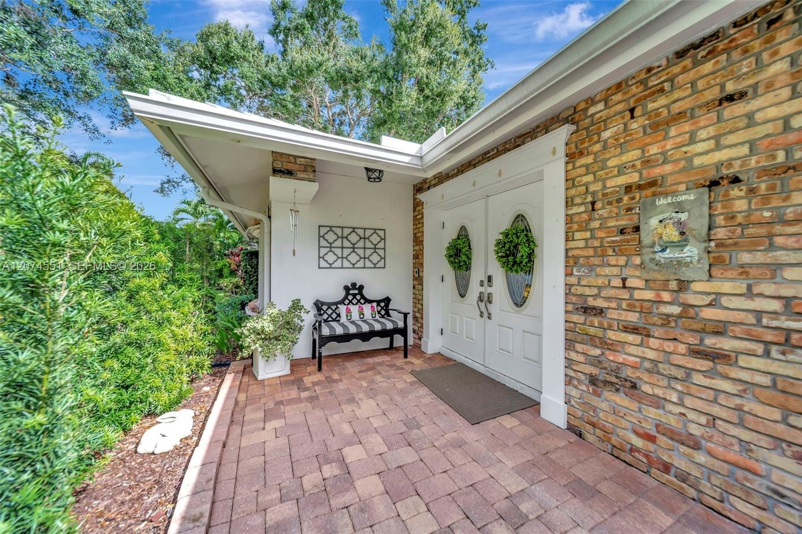 560 W Tropical Way — photo 10
