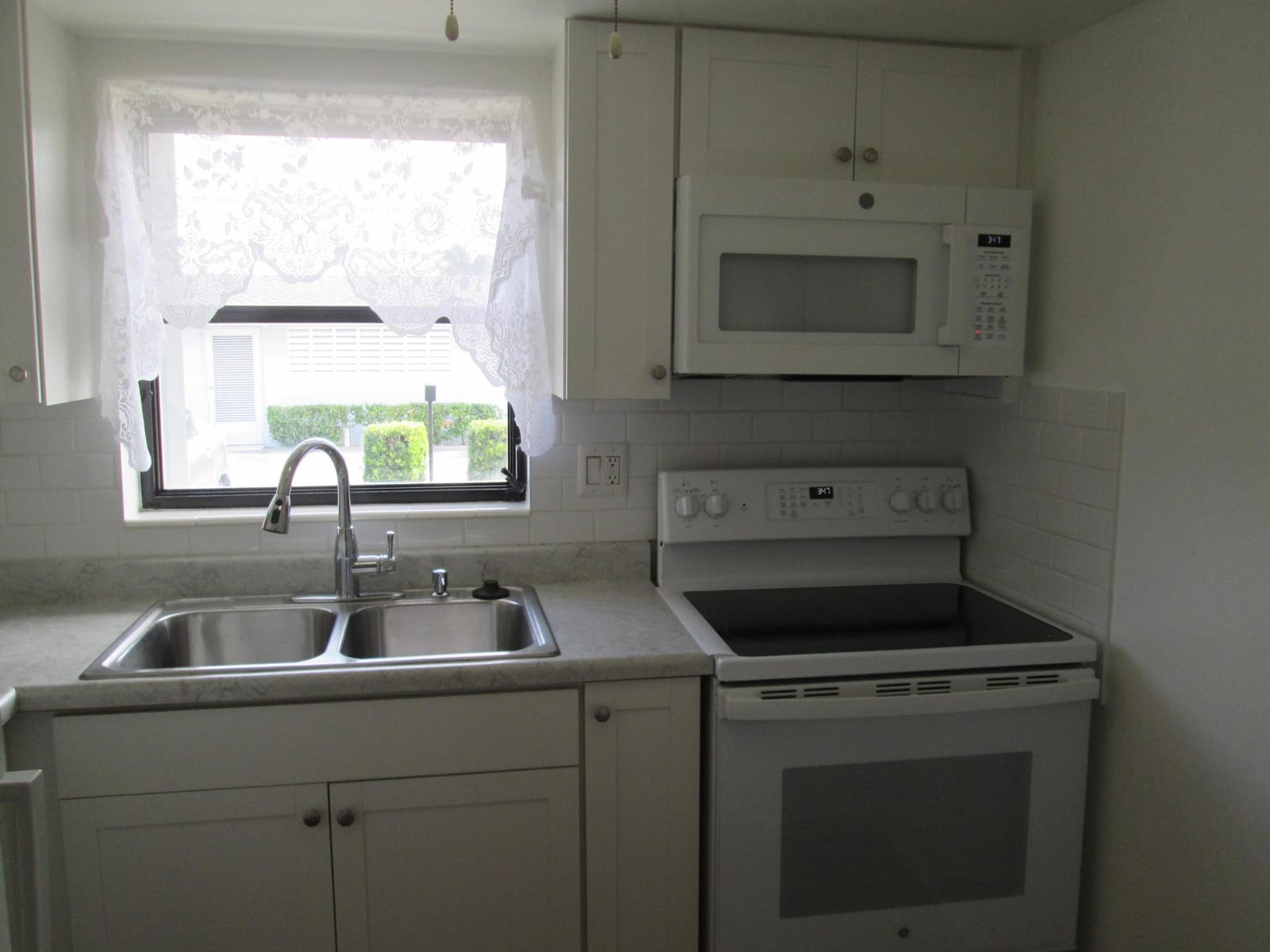 2611 W BARKLEY Drive W E, West Palm Beach, FL 33415 photo 3