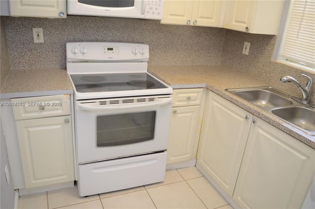 1370 NE 119th Street 137004, Miami, FL 33161