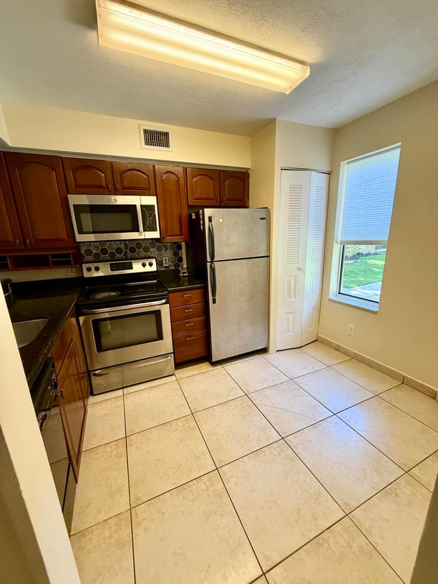 968 CORAL CLUB Drive 968, Coral Springs, FL 33071