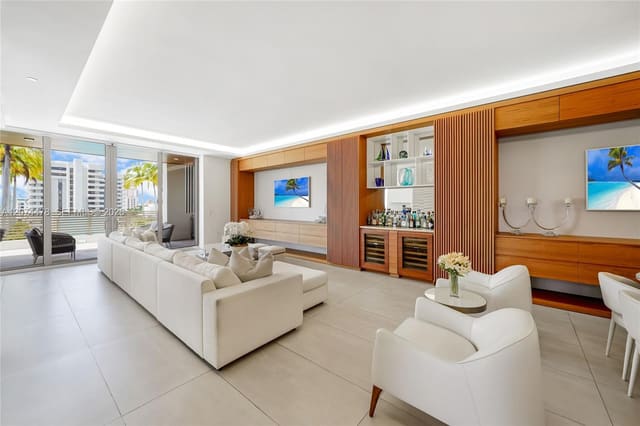 515 Valencia Avenue 601, Coral Gables, FL 33134