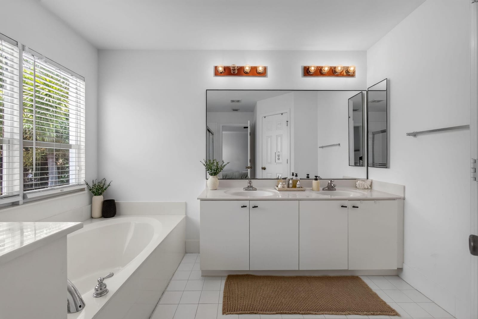 9181 VILLA PALMA Lane — photo 11
