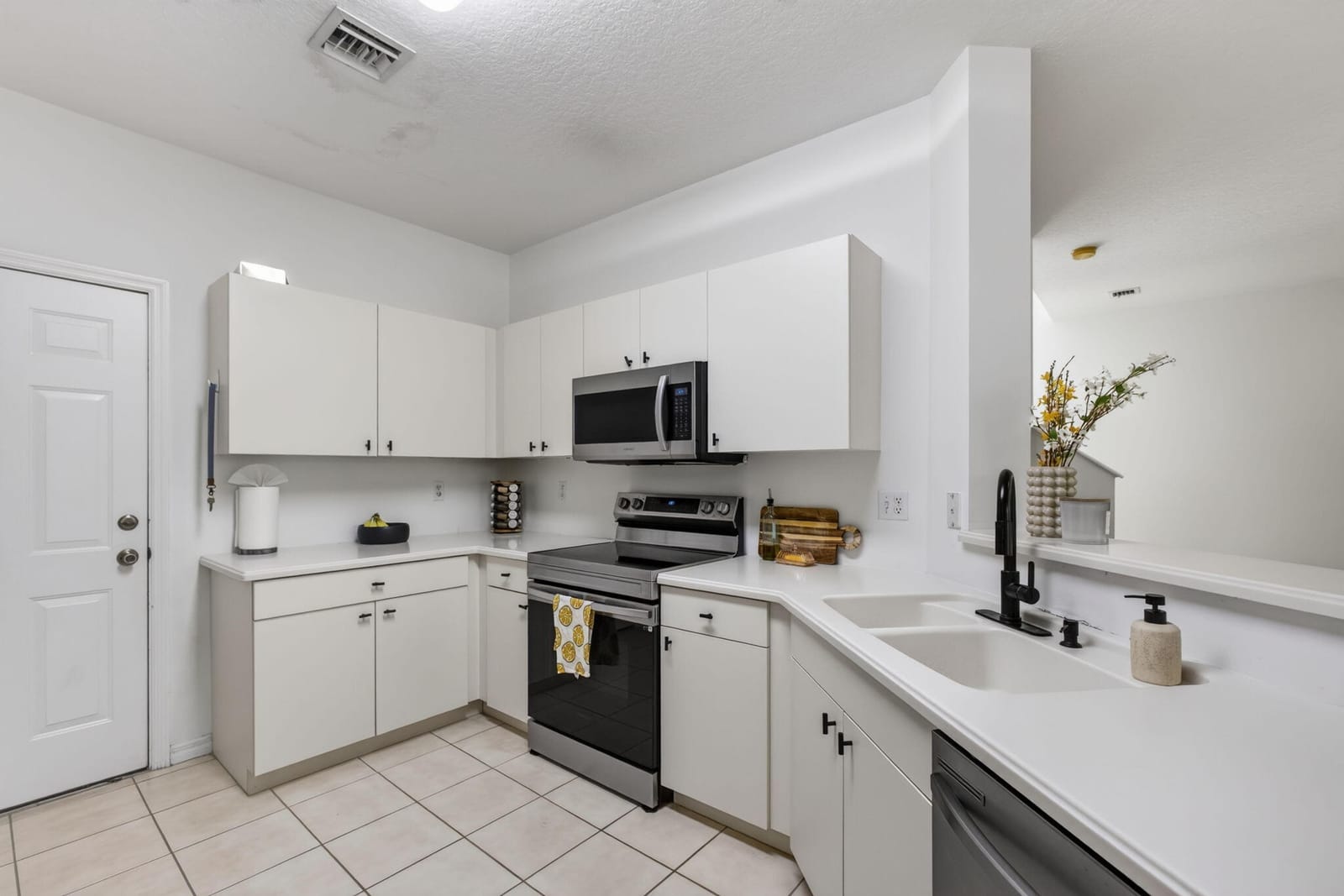 9181 VILLA PALMA Lane — photo 4