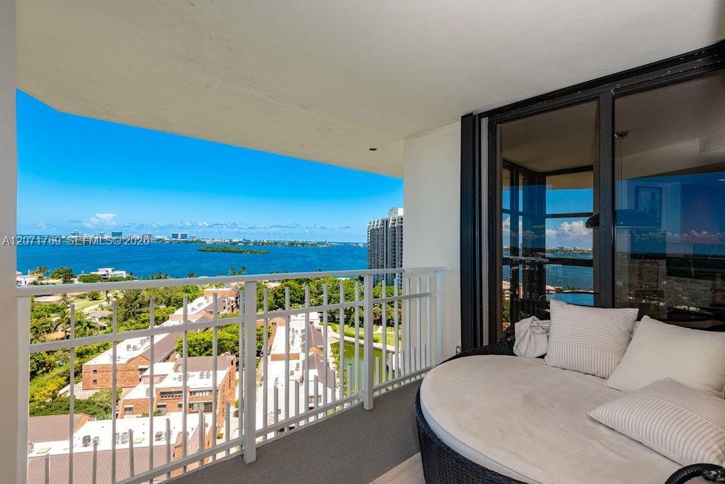 1000 Quayside Terrace 1901, Miami, FL 33138 photo 10