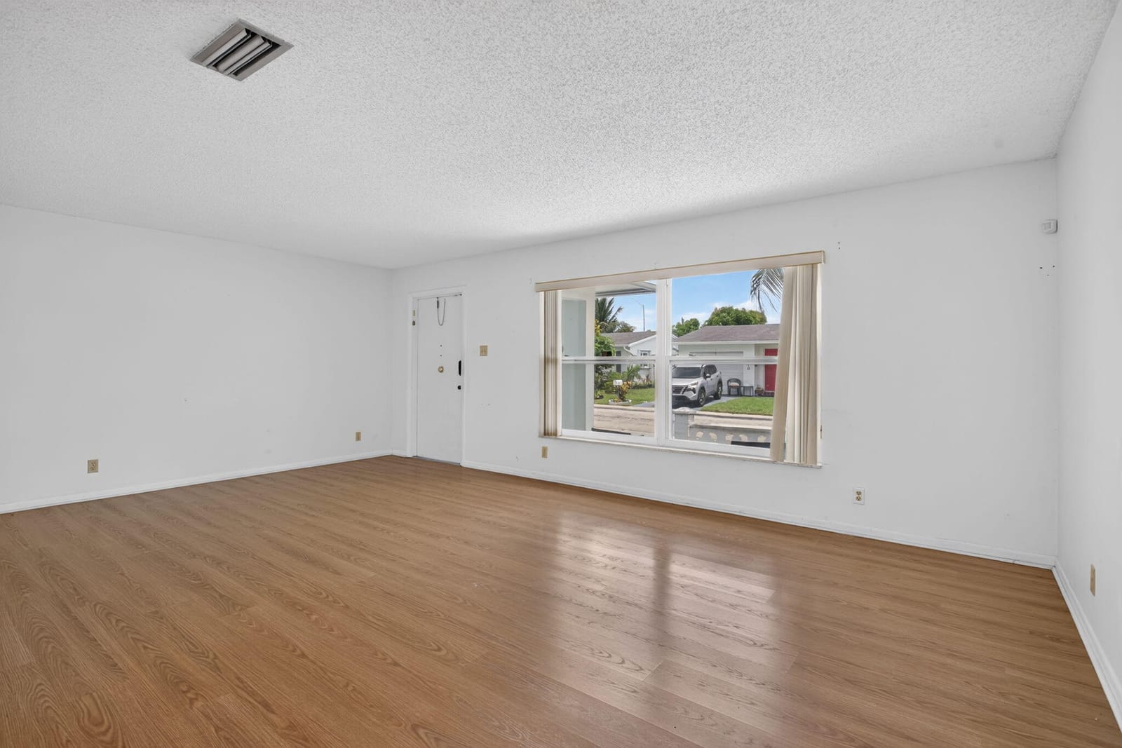 1055 NW 72ND Terrace NW — photo 8