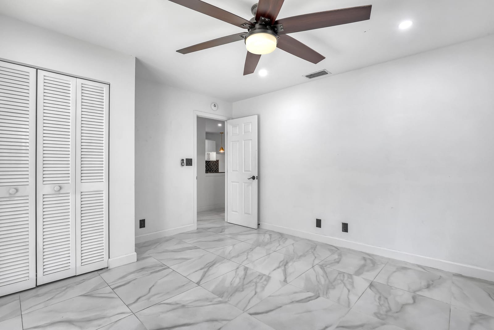 13233 Lucinda Palm Court B — photo 12