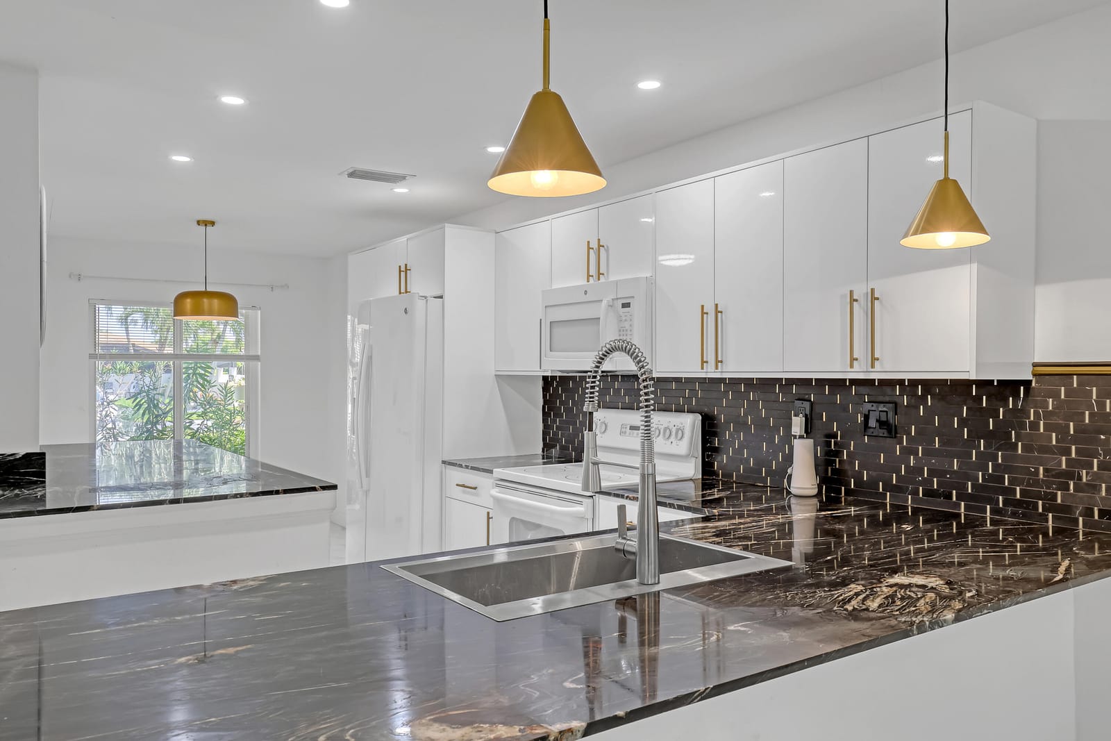 13233 Lucinda Palm Court B — photo 4
