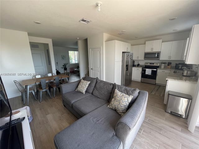 2346 SE 12th Court, Homestead, FL 33035
