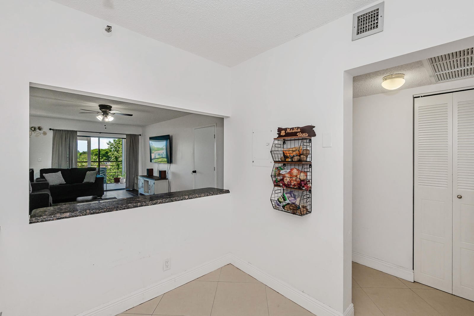 9235 SW 8th Street 502 — photo 9