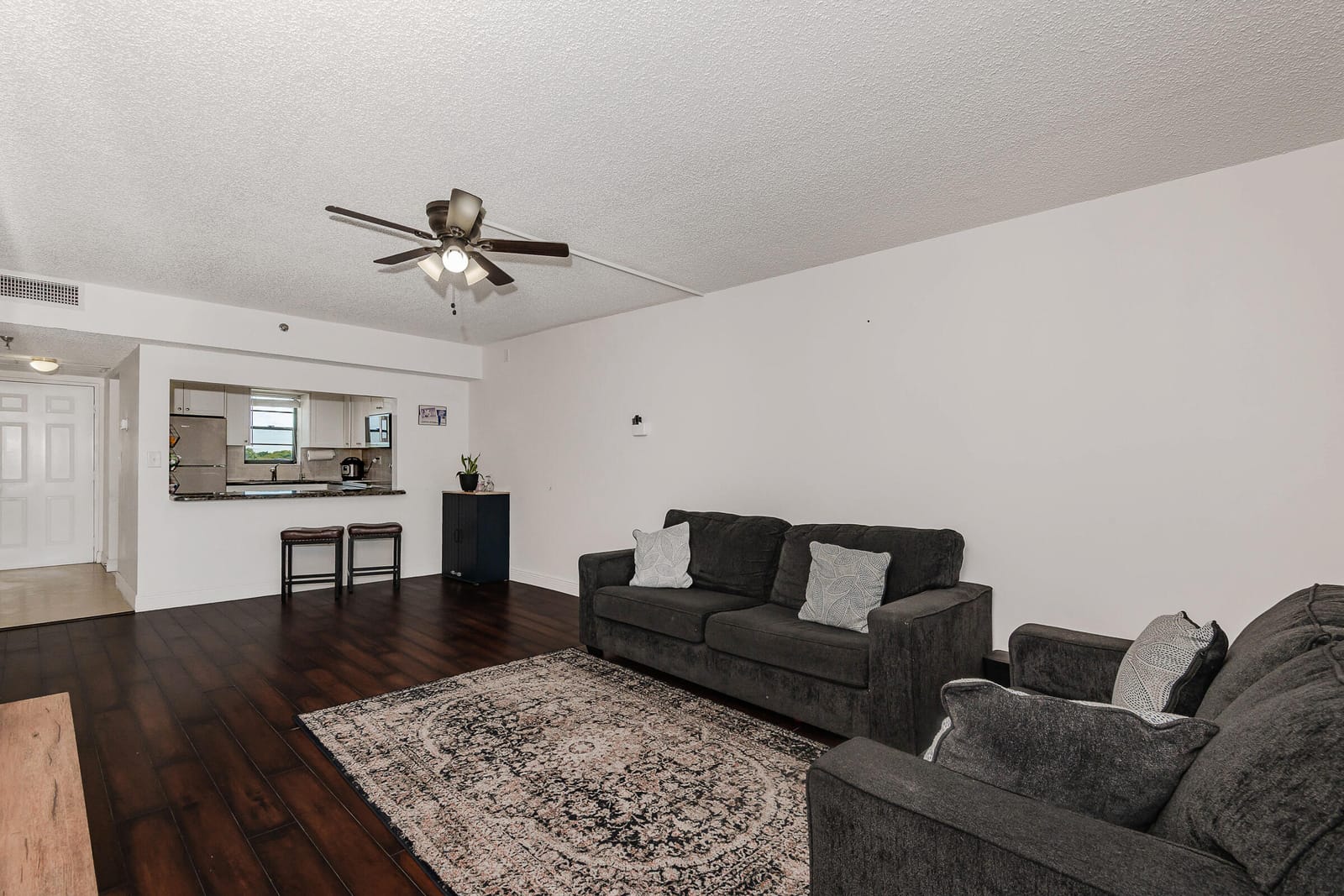9235 SW 8th Street 502 — photo 4
