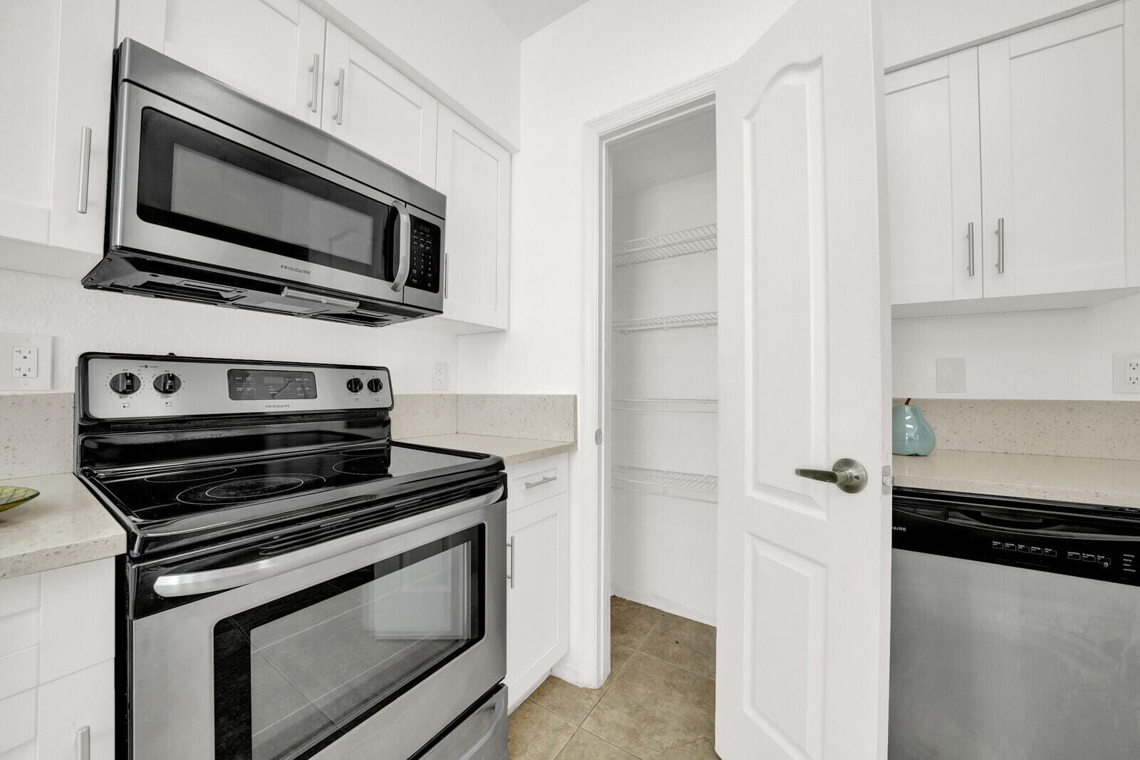 709 BELMONT Place 709 — photo 4