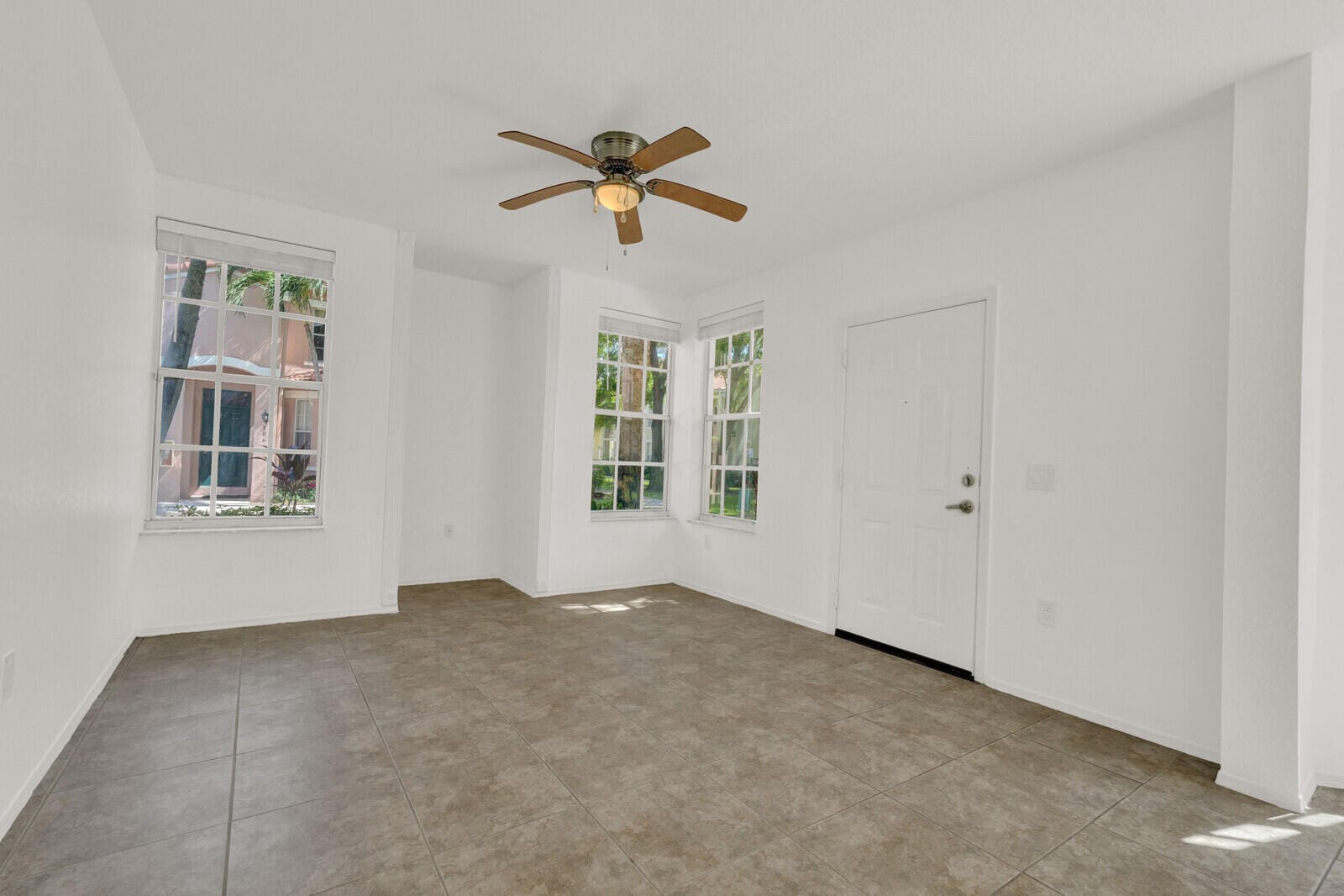 709 BELMONT Place 709 — photo 9