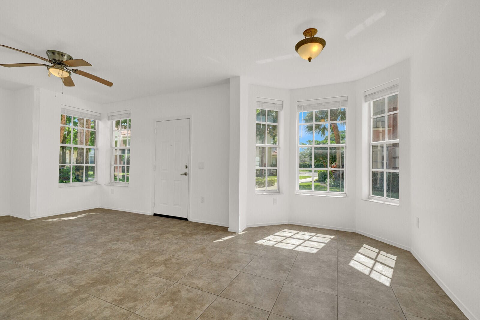 709 BELMONT Place 709 — photo 11