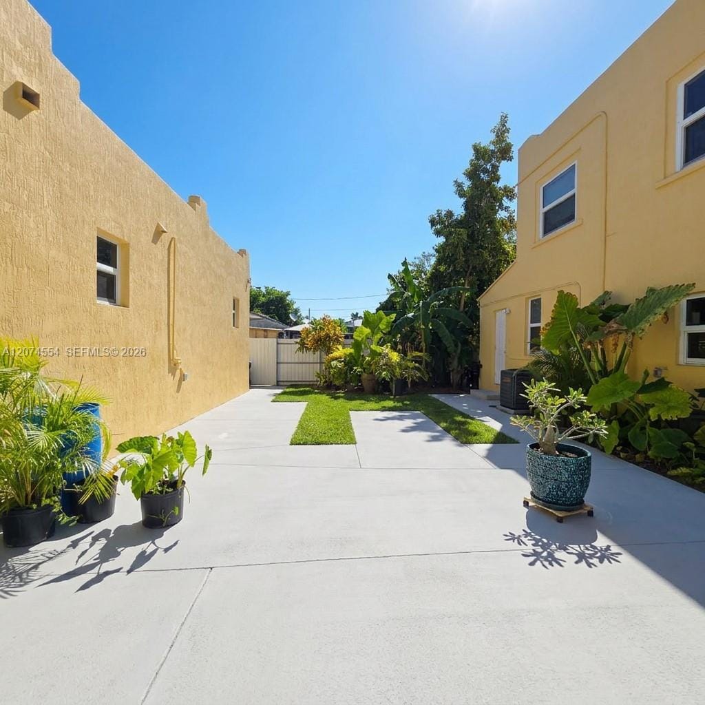 1934 NW 35th Street — photo 4