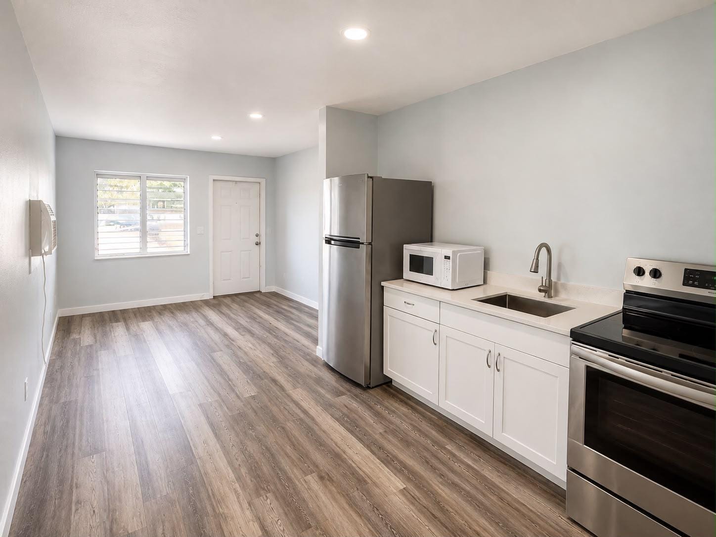 525 NW 5TH Street 1, Hallandale Beach, FL 33009