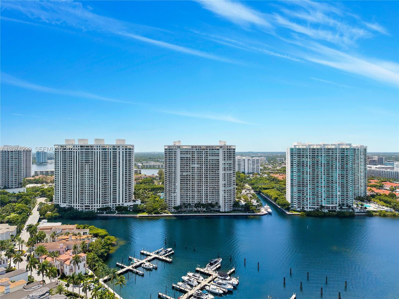 7000 Island Boulevard 609 — photo 4