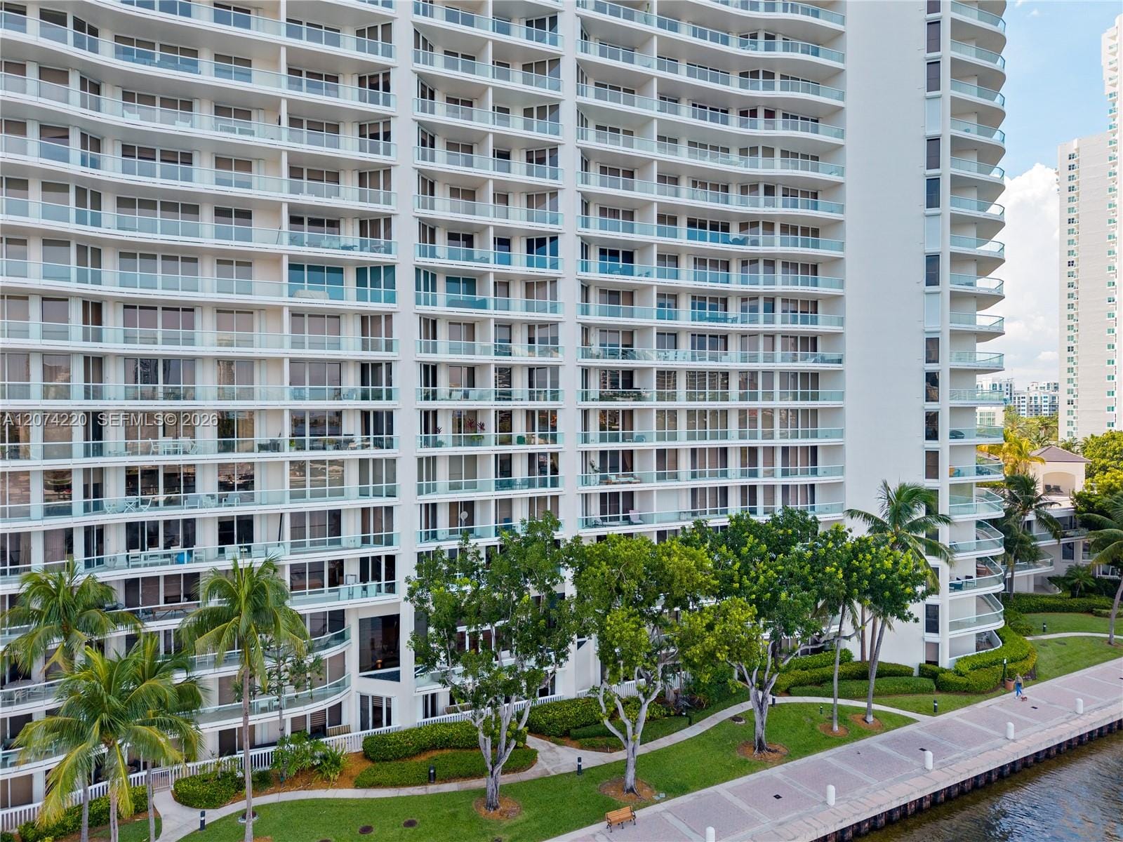 7000 Island Boulevard 609 — photo 7
