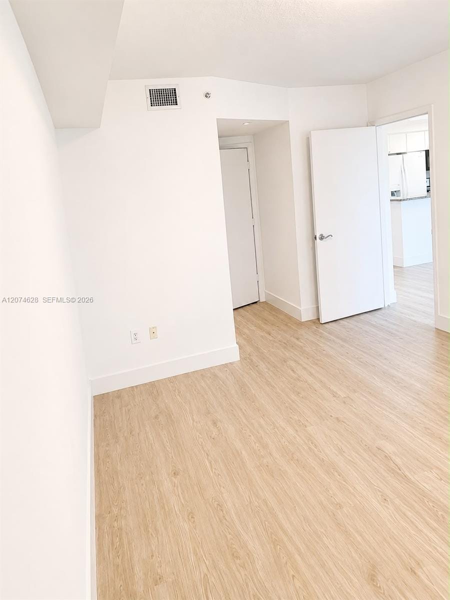 19501 W Country Club Drive 408 — photo 10
