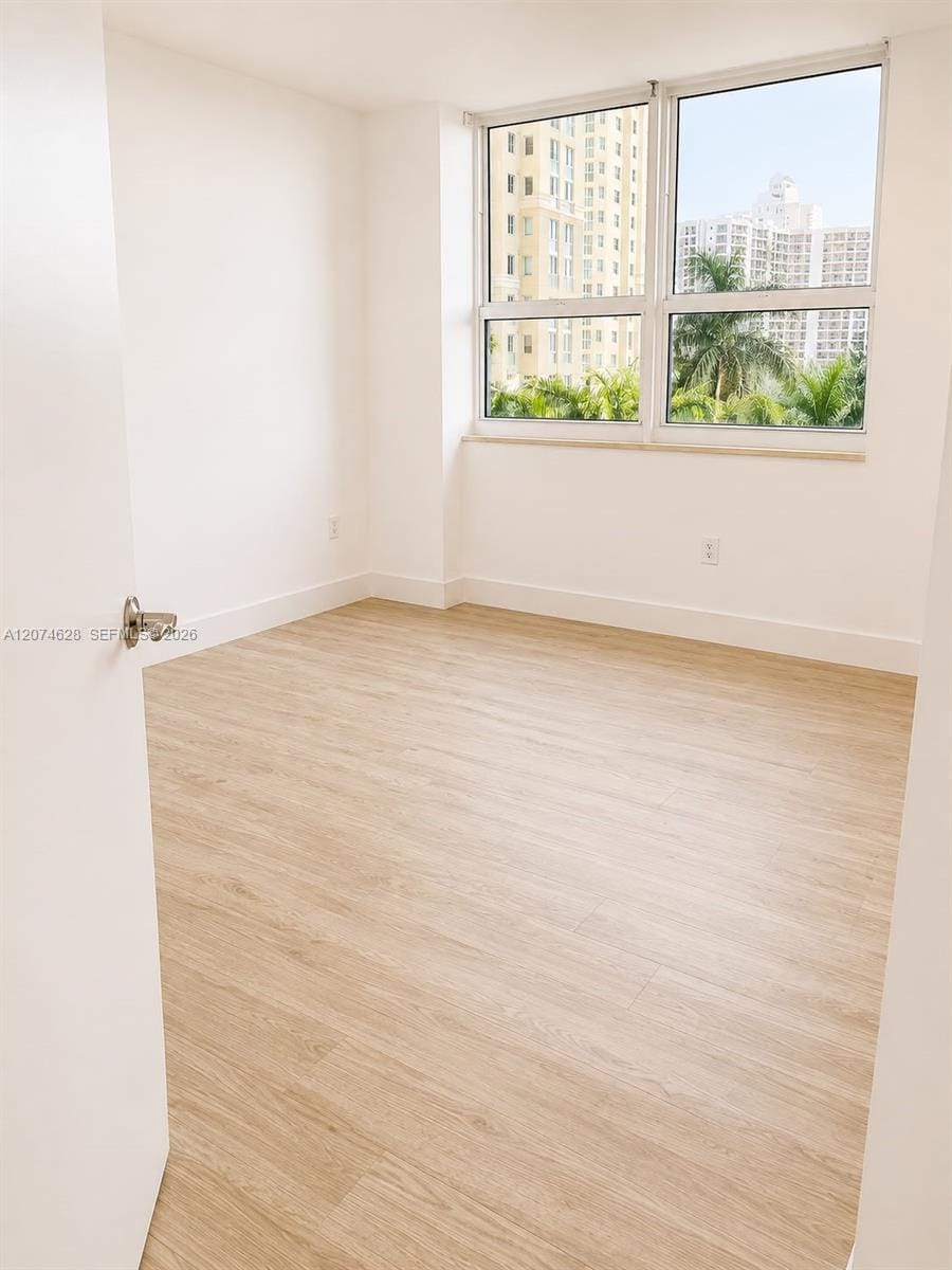 19501 W Country Club Drive 408 — photo 11