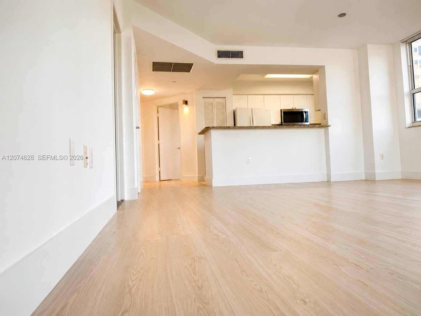19501 W Country Club Drive 408 — photo 6