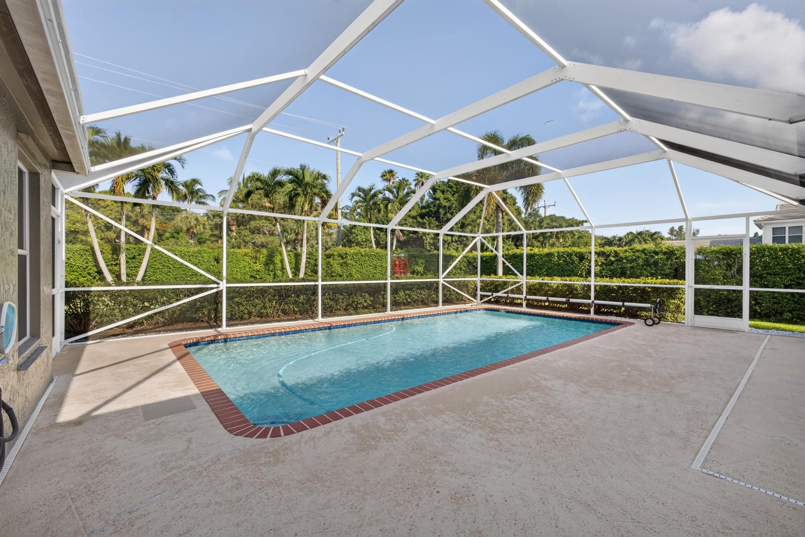 1011 WOODFIELD Circle — photo 3