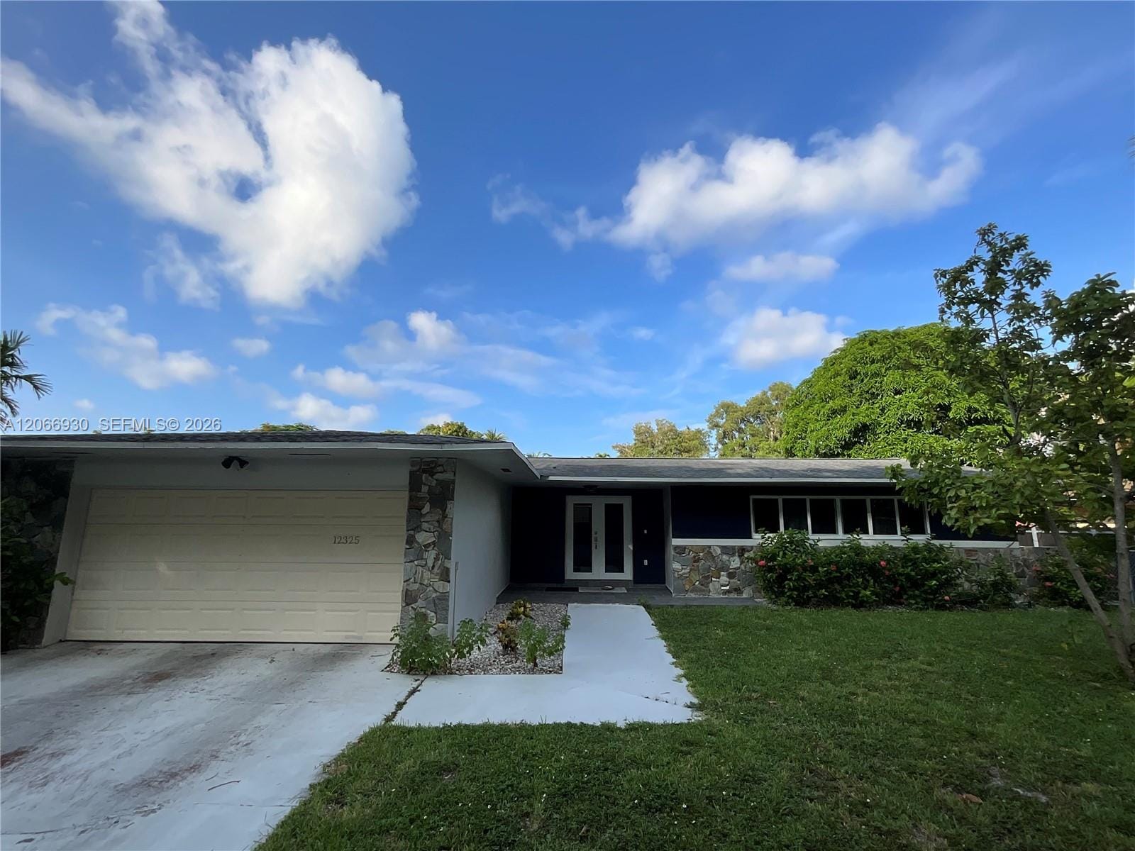 12325 NE 2nd Court — photo 2