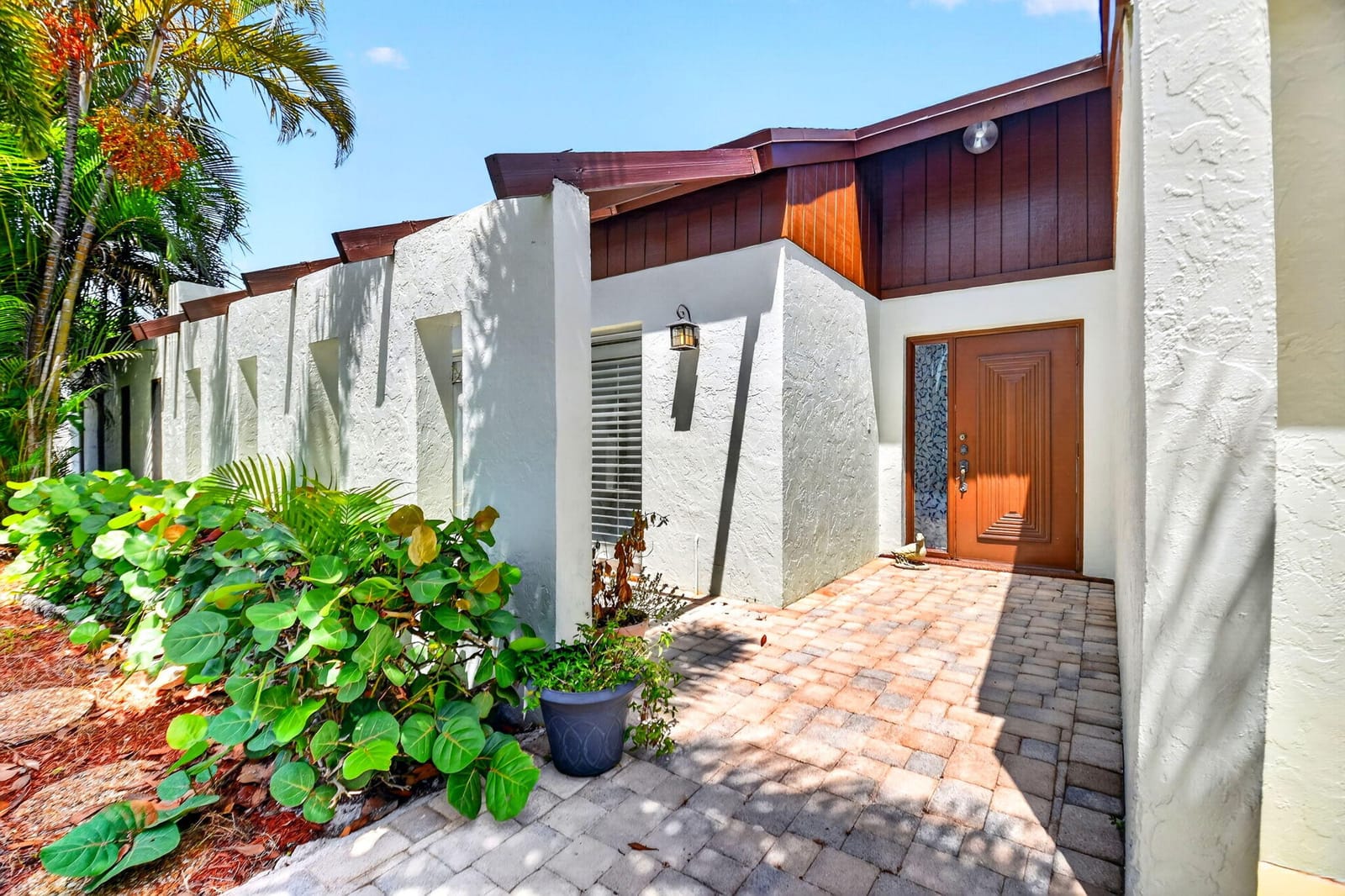6747 Starkeys Place — photo 3