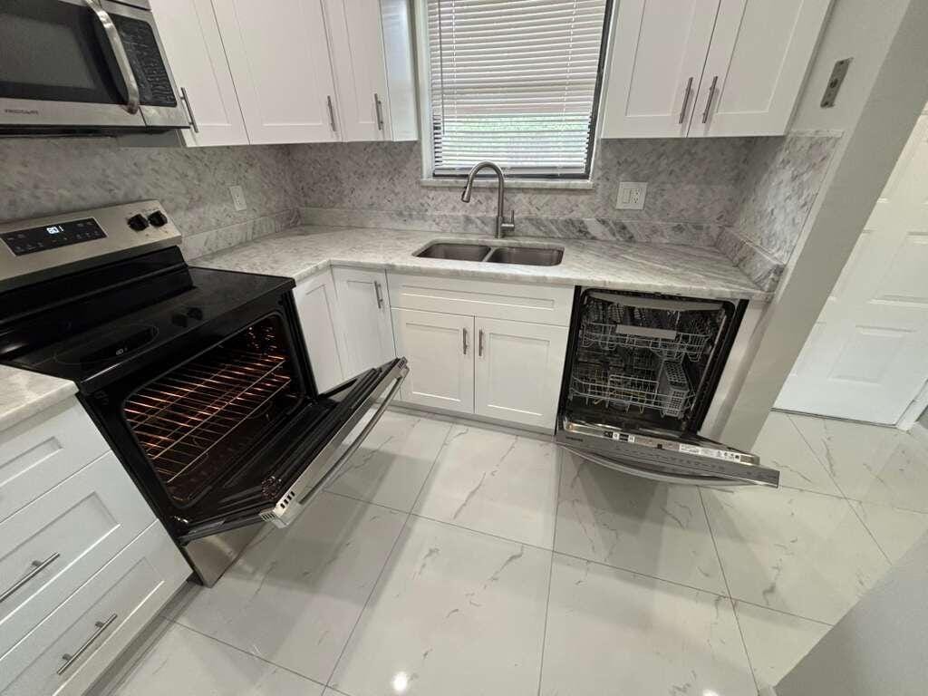 21913 Lake Forest Circle 201, Boca Raton, FL 33433