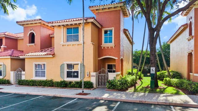4962 Leeward Lane 3807, Fort Lauderdale, FL 33312
