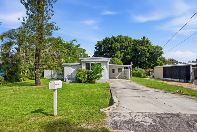 1823 SW College Street, Stuart, FL 34997