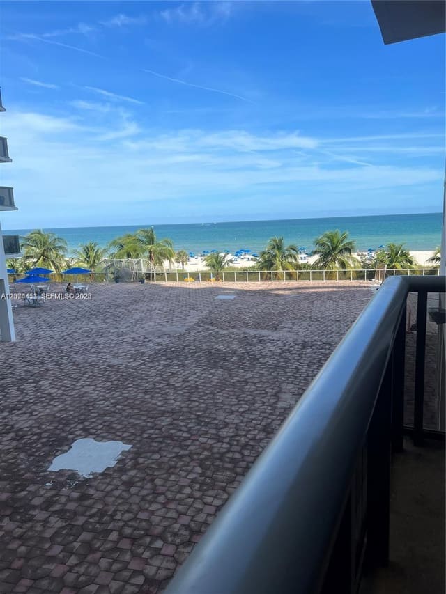 6039 Collins Avenue 423, Miami Beach, FL 33140