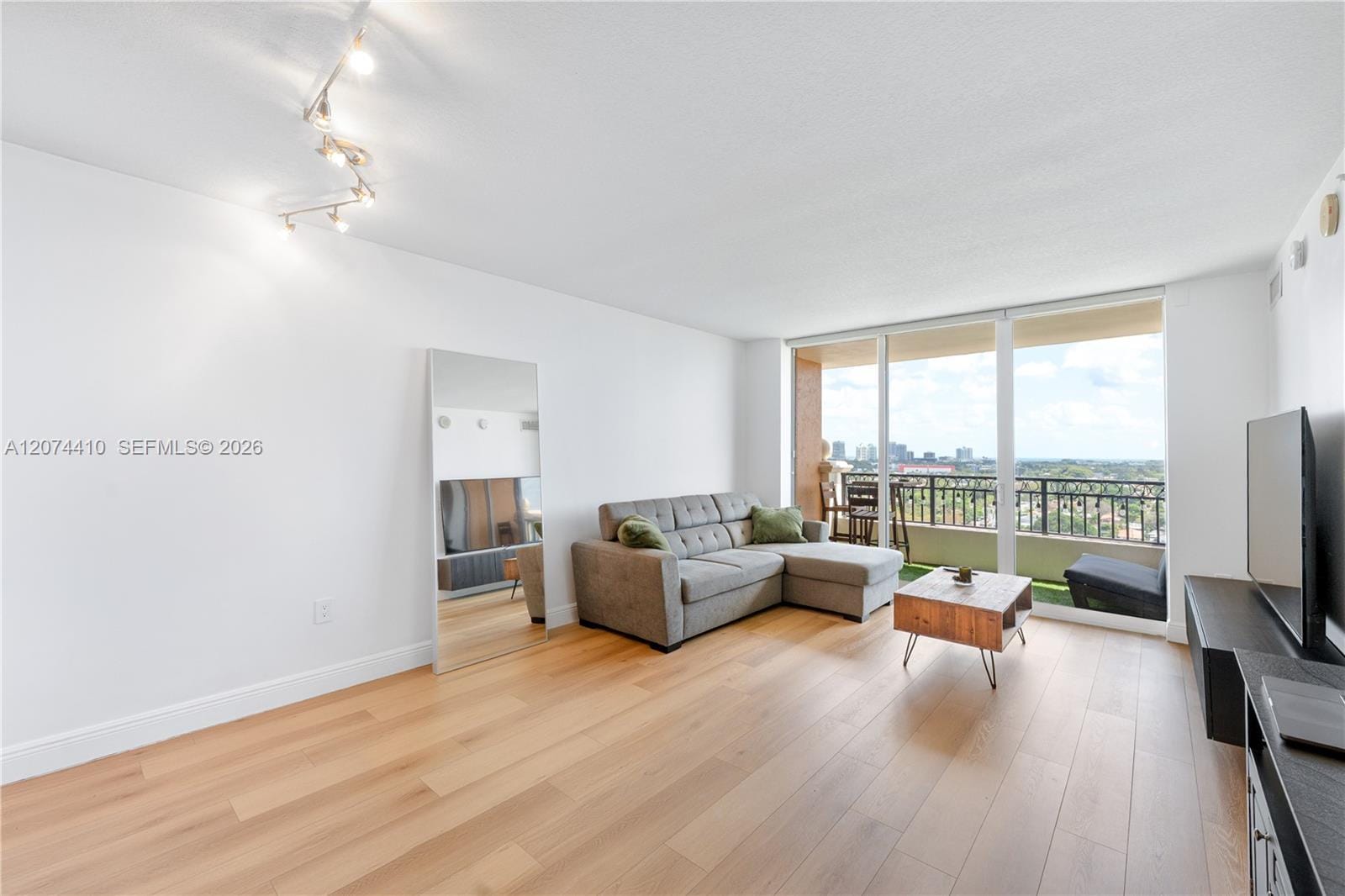3232 Coral Way 1507 — photo 3