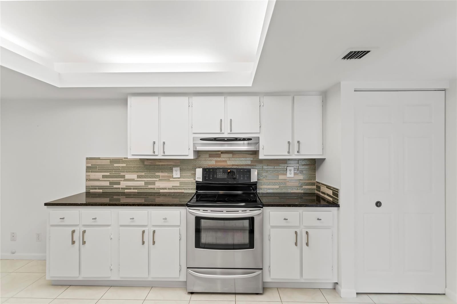 2455 LINDELL Boulevard 3210 — photo 12