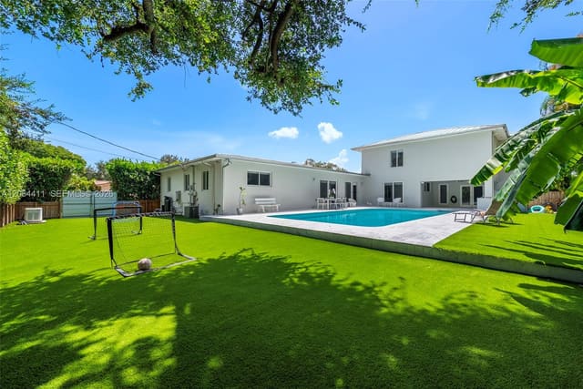 831 NE 109th Street, Biscayne Park, FL 33161
