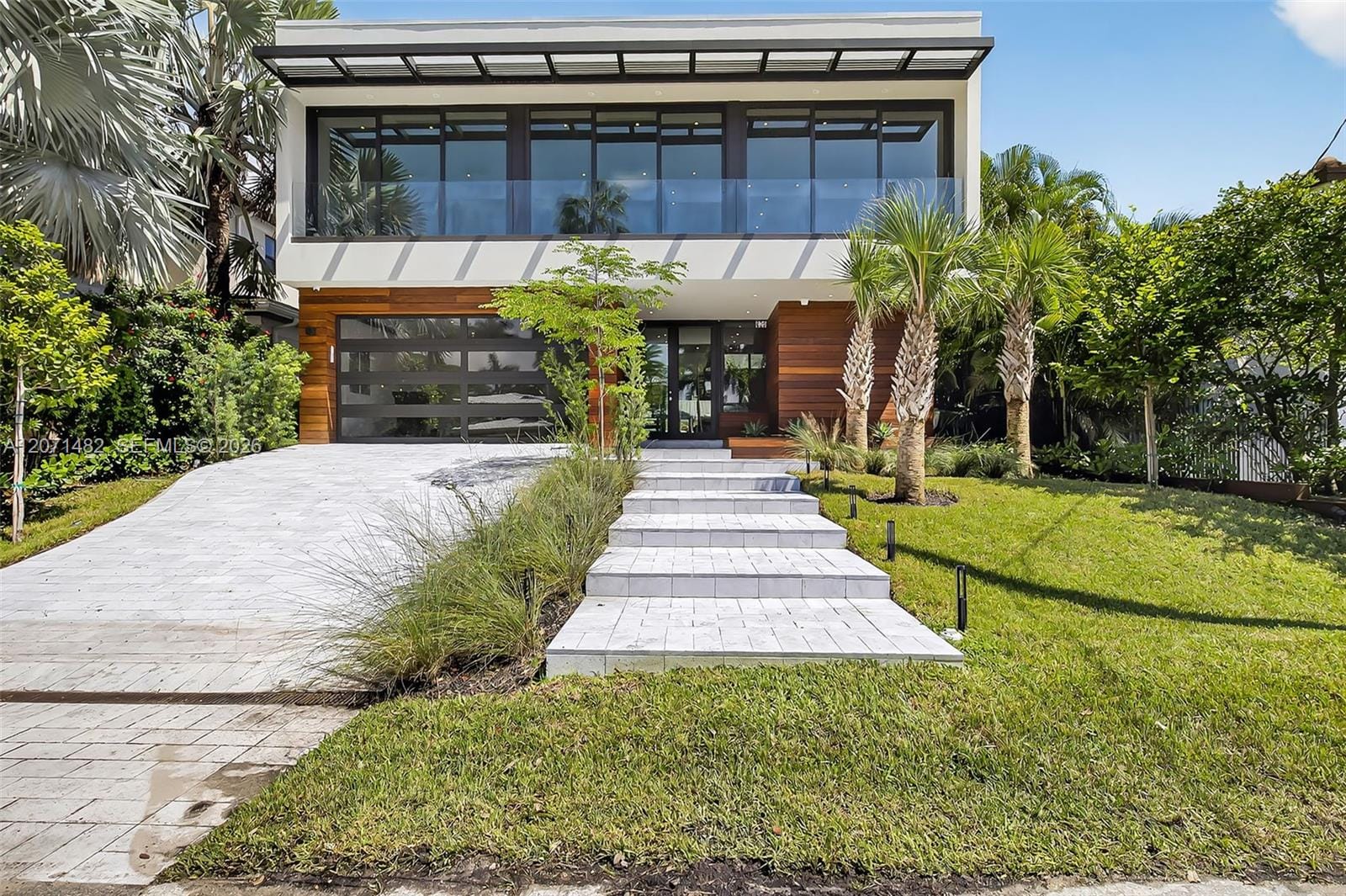 620 Solar Isle Drive — photo 2