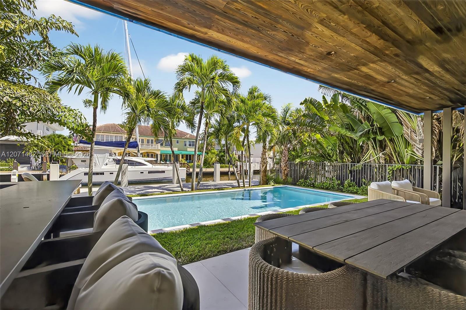 620 Solar Isle Drive — photo 9