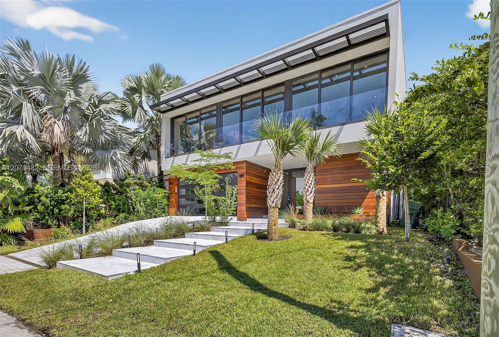 620 Solar Isle Drive — photo 7