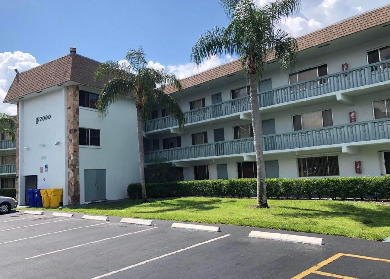 2000 Springdale Boulevard 210, Palm Springs, FL 33461 photo 11