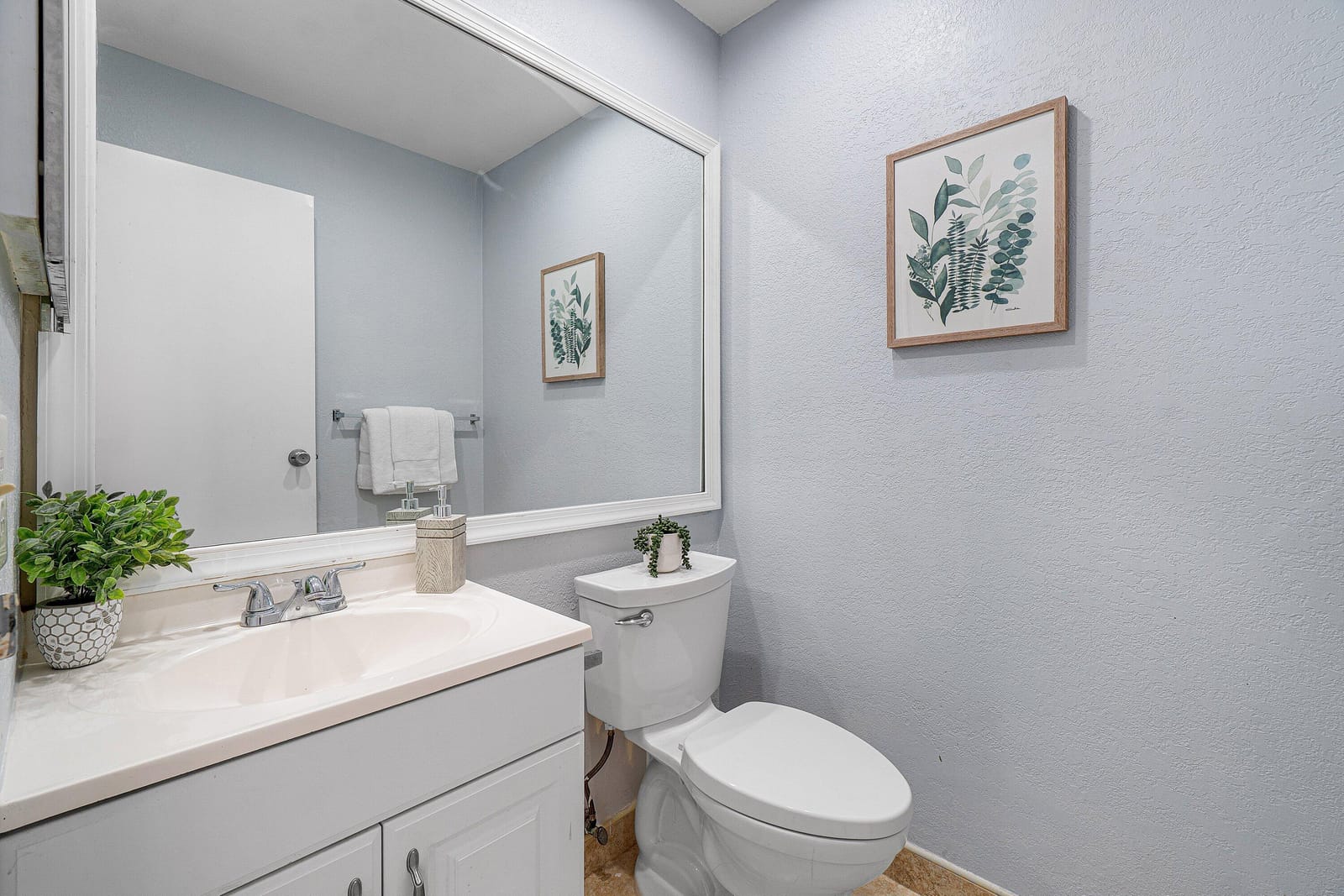 566 Saxony L, Delray Beach, FL 33446 photo 15