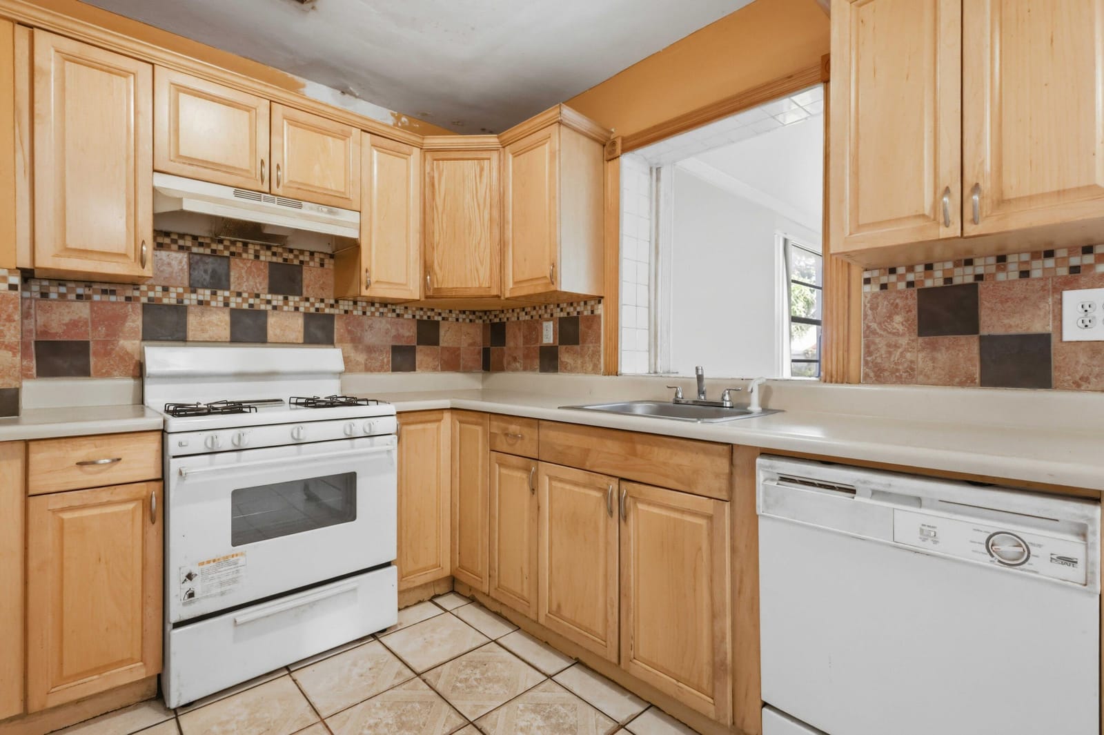 980 NW 183RD Street, Miami Gardens, FL 33169 photo 10
