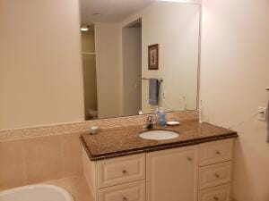 27 HARBOUR ISLE Drive W 305, Fort Pierce, FL 34949 photo 16