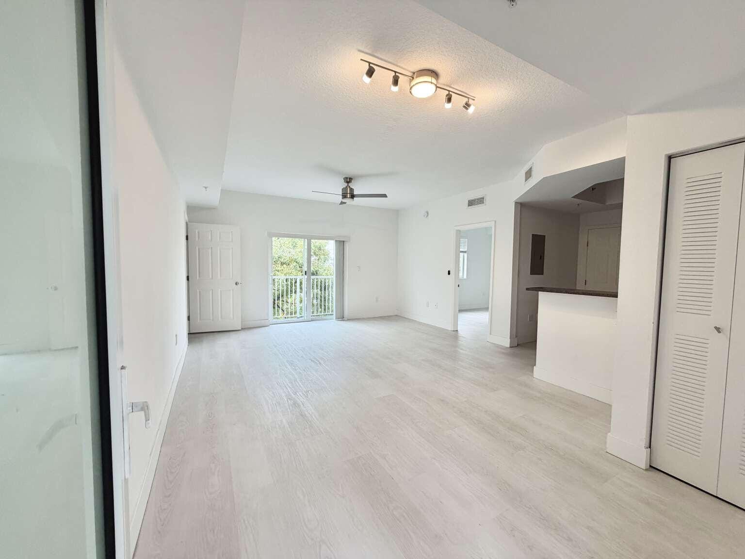 7516 NE 1 Avenue 302, Miami, FL 33138 photo 2