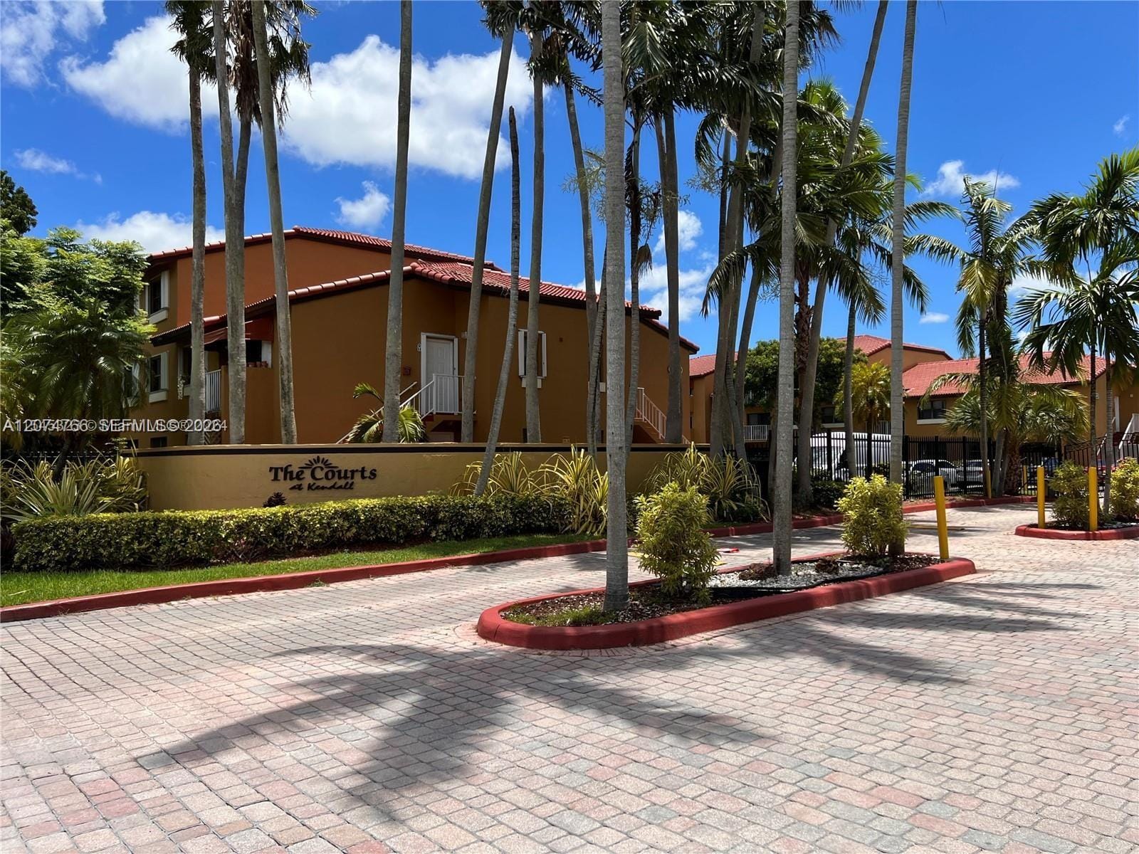 15600 SW 80th Street L-102, Miami, FL 33193
