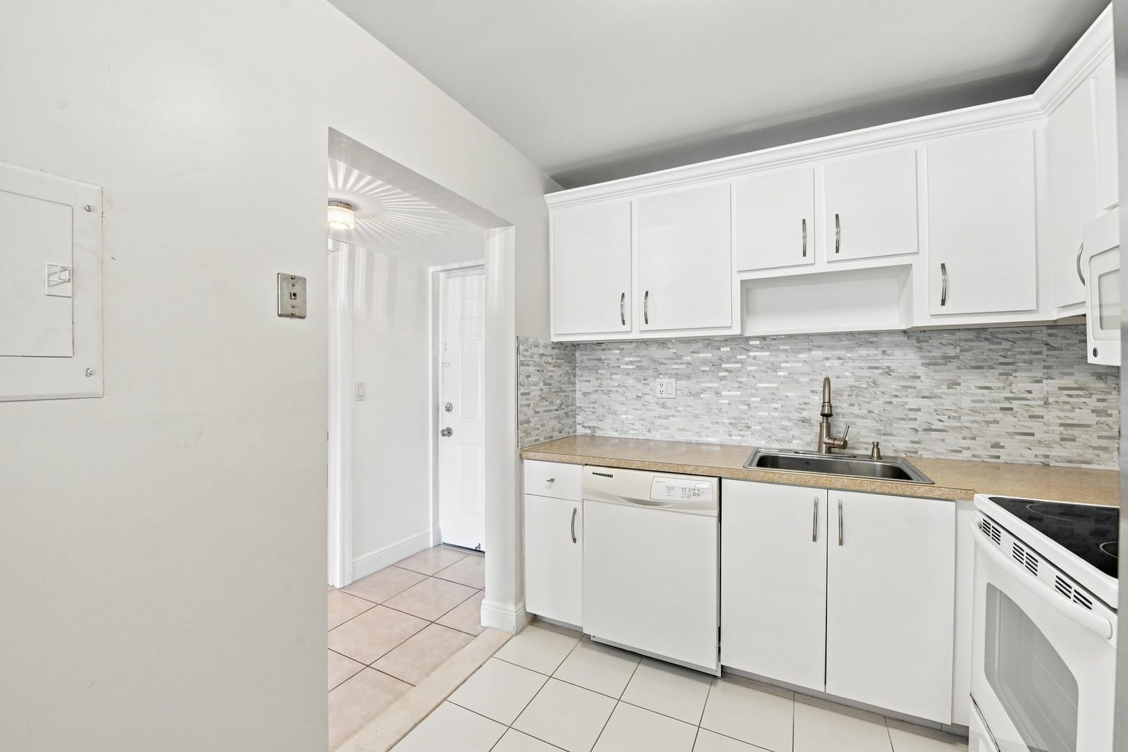 9300 SW 8th Street 219 — photo 3