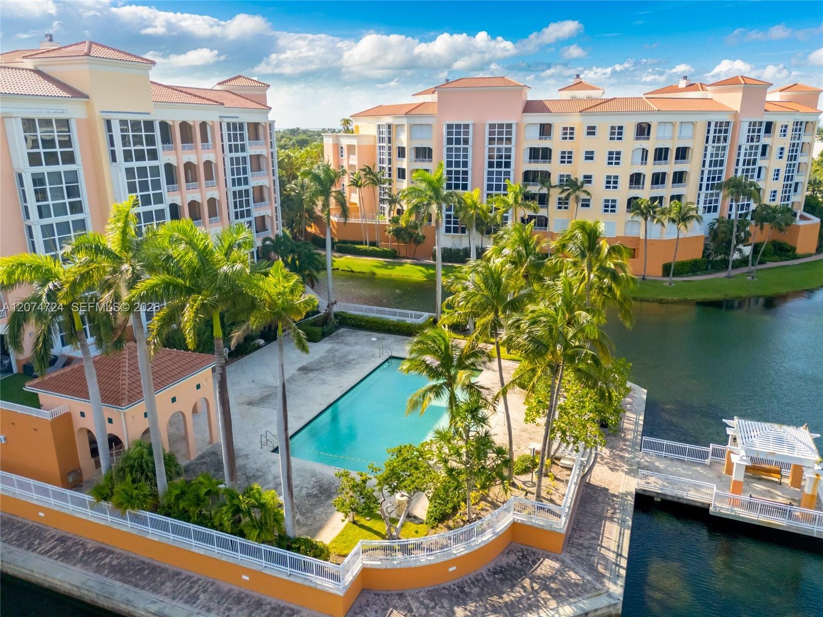 737 Crandon Boulevard PH-1, Key Biscayne, FL 33149 photo 2