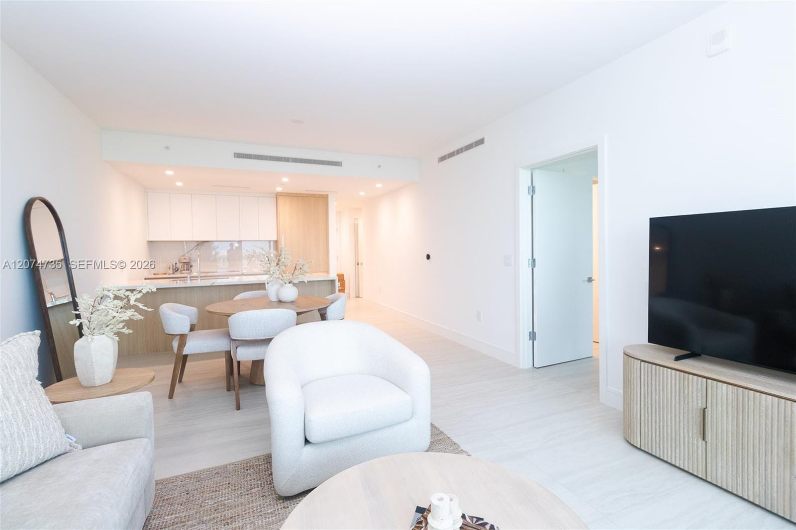 2411 Laguna Circle 1704 — photo 3